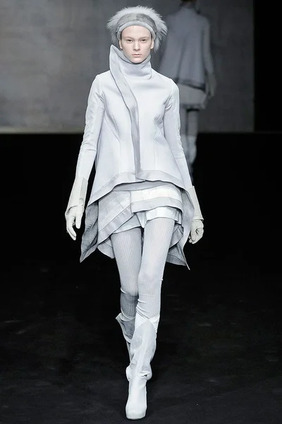 Look 27